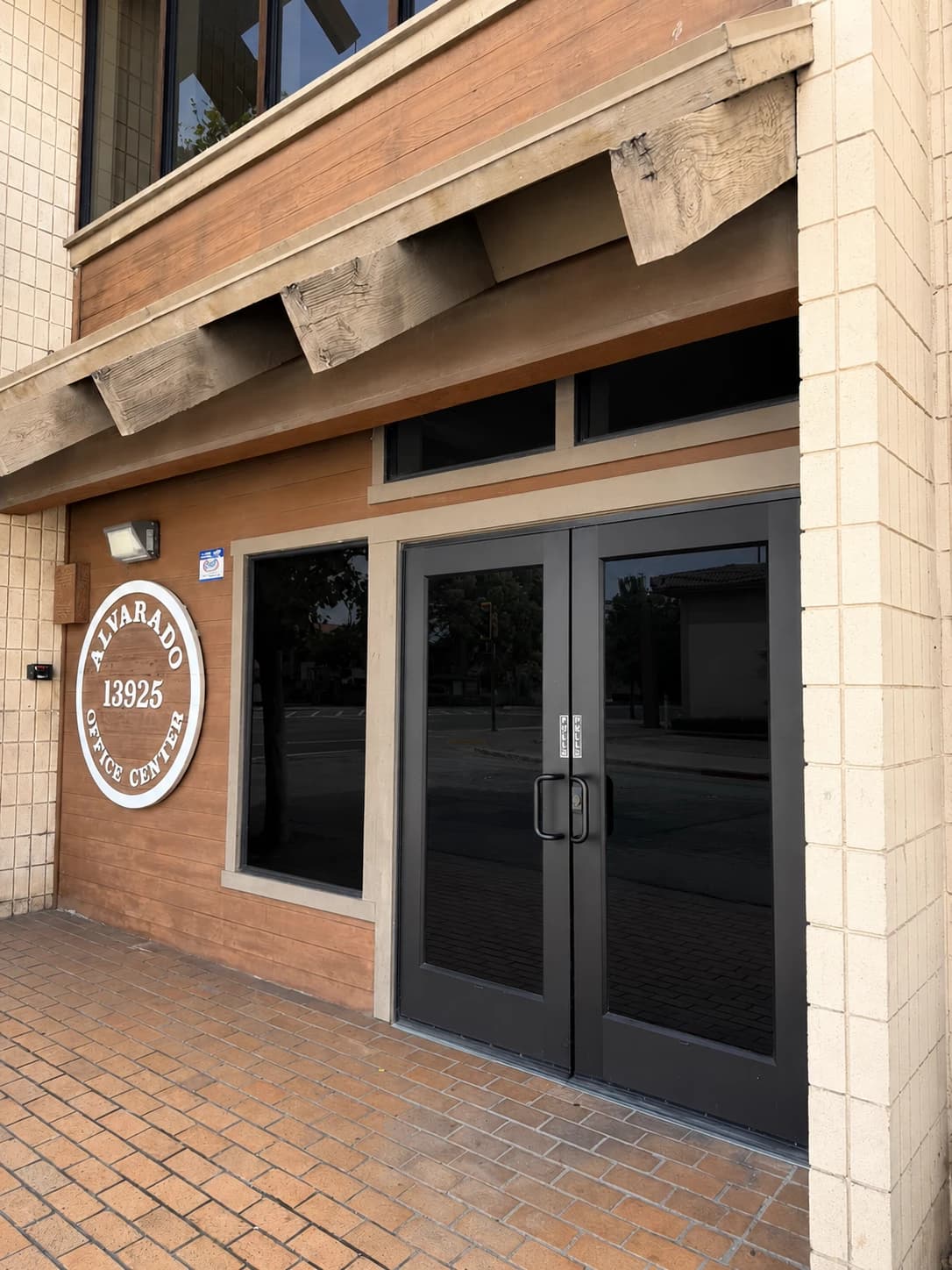 Stanza Tax Services San Pablo office entrance